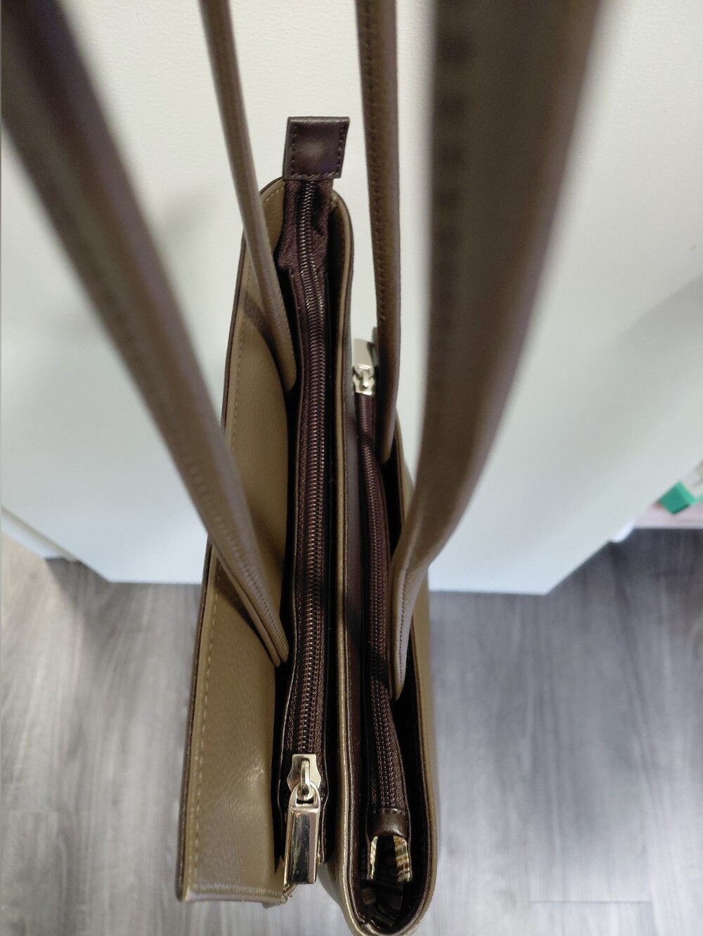 Cleo & Patek Paris Tan Brown Leather Double-Compartment Shoulder Bag - Picture 8 of 11
